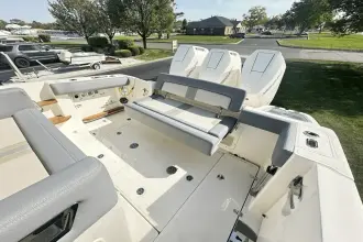 Thumbnail von Boston Whaler 350 Realm