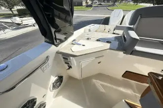 Thumbnail von Boston Whaler 350 Realm