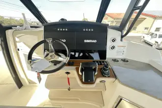 Thumbnail von Boston Whaler 350 Realm