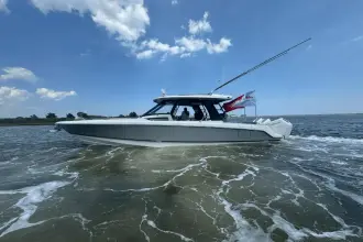 Thumbnail von Boston Whaler 350 Realm