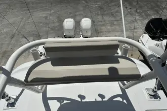 Thumbnail von Boston Whaler 330 Outrage