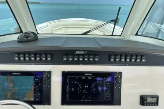 Thumbnail von Boston Whaler 330 Outrage