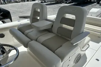 Thumbnail von Boston Whaler 330 Outrage