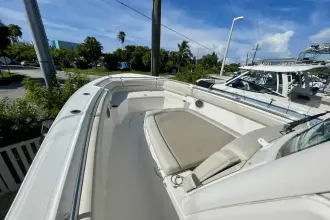 Thumbnail von Boston Whaler 330 Outrage