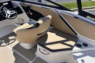 Thumbnail von Sea Ray SPX 210