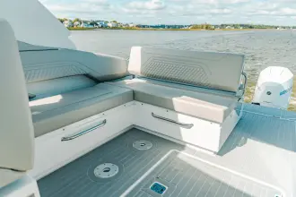 Thumbnail von Cruisers Yachts 34 GLS OB