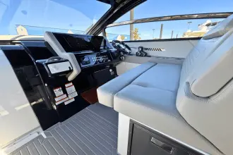 Thumbnail von Cruisers Yachts 42 GLS OB