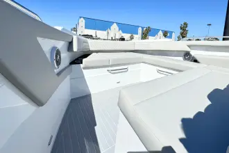 Thumbnail von Cruisers Yachts 42 GLS OB