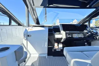 Thumbnail von Cruisers Yachts 42 GLS OB