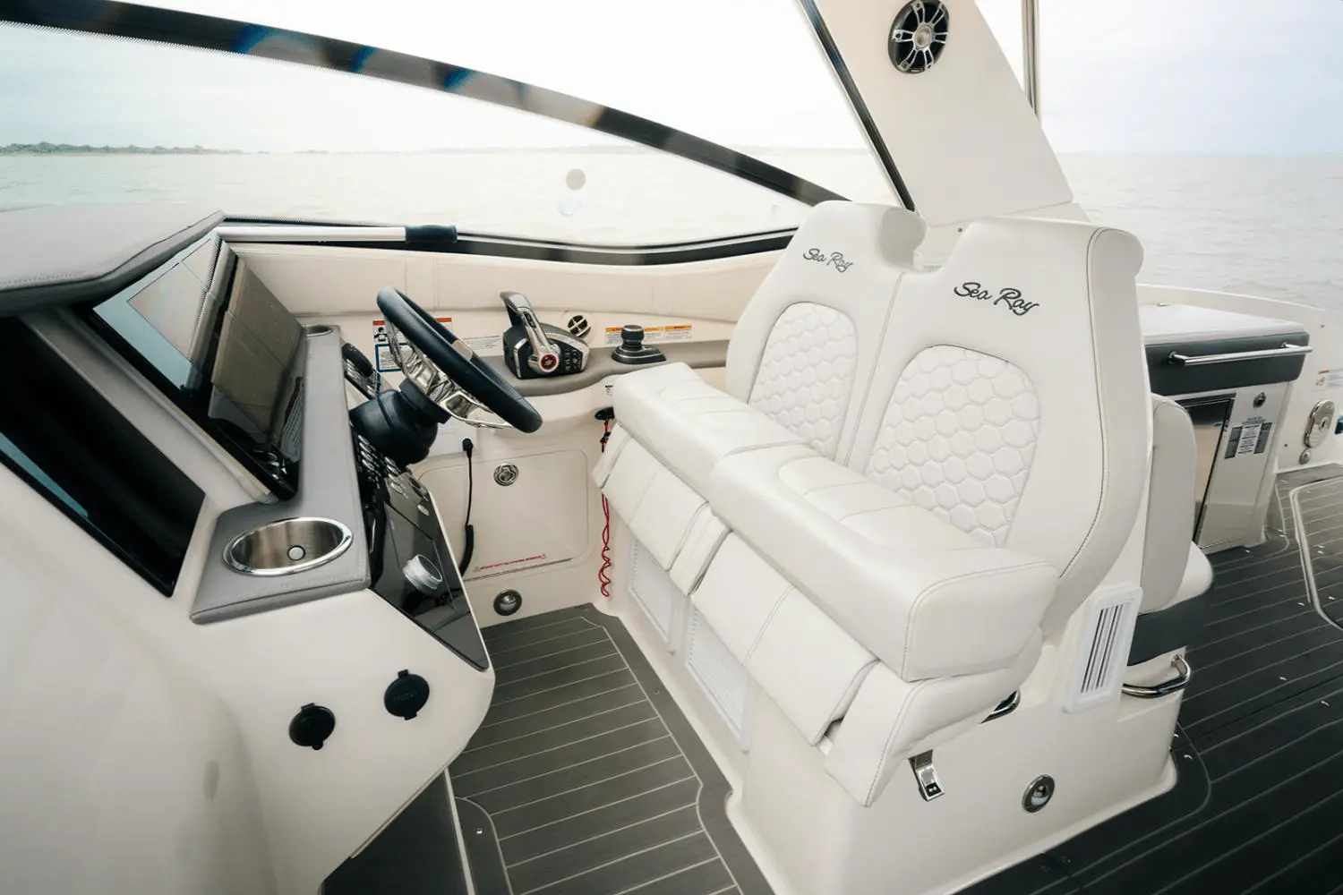 Thumbnail von Sea Ray 320 Sundancer