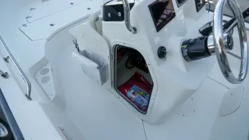 Thumbnail von Boston Whaler 170 Montauk