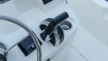 Thumbnail von Boston Whaler 170 Montauk