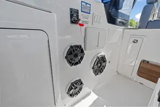 Thumbnail von Boston Whaler 380 Realm