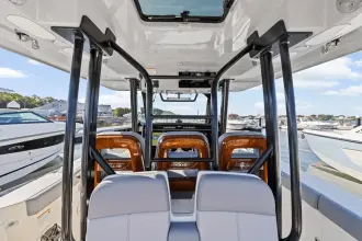 Thumbnail von Boston Whaler 360 Outrage