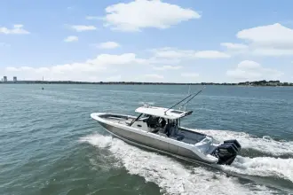 Thumbnail von Boston Whaler 360 Outrage