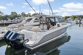 Thumbnail von Boston Whaler 360 Outrage