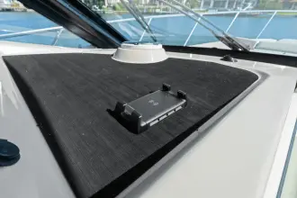 Thumbnail von Boston Whaler 405 Conquest