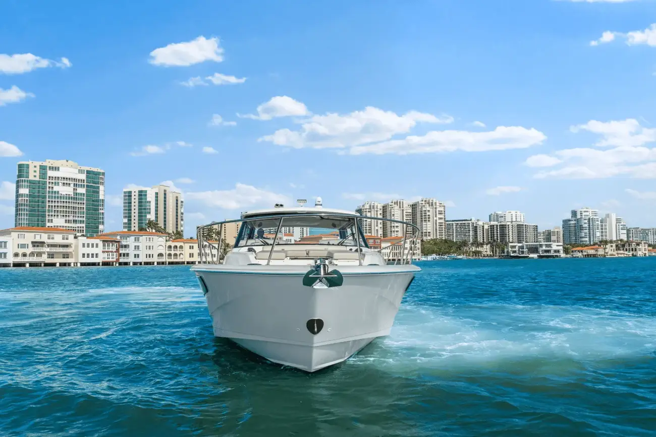 Thumbnail von Boston Whaler 405 Conquest