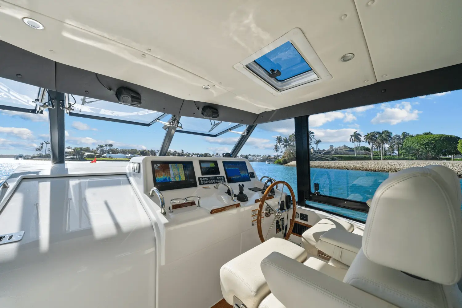 Thumbnail von MJM Yachts 4