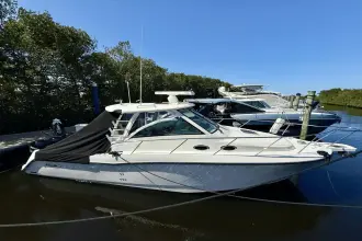 Thumbnail von Boston Whaler 345 Conquest