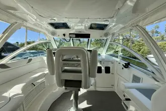 Thumbnail von Boston Whaler 345 Conquest