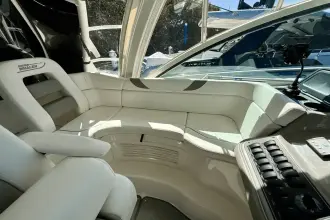 Thumbnail von Boston Whaler 345 Conquest