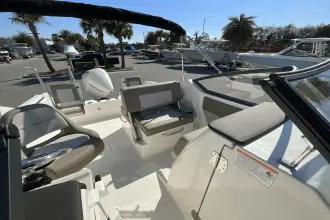 Thumbnail von Boston Whaler 210 Vantage