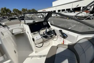 Thumbnail von Boston Whaler 210 Vantage