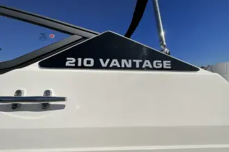 Thumbnail von Boston Whaler 210 Vantage