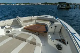 Thumbnail von Boston Whaler 420 Outrage