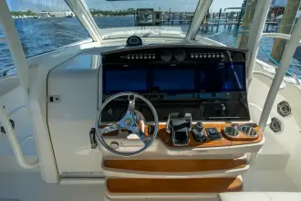 Thumbnail von Boston Whaler 420 Outrage