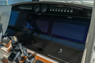 Thumbnail von Boston Whaler 420 Outrage