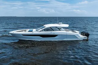 Thumbnail von Cruisers Yachts 50 GLS OB