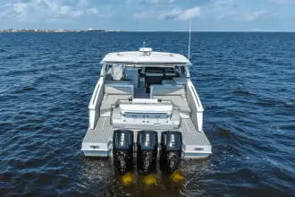 Thumbnail von Cruisers Yachts 50 GLS OB