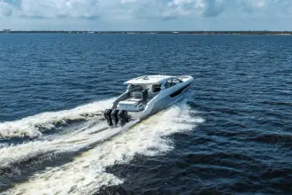 Thumbnail von Cruisers Yachts 50 GLS OB