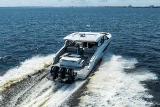 Thumbnail von Cruisers Yachts 50 GLS OB