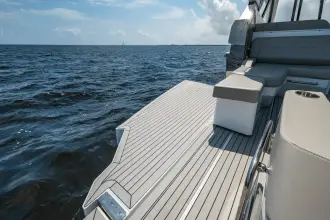 Thumbnail von Cruisers Yachts 50 GLS OB