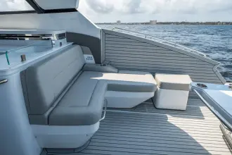 Thumbnail von Cruisers Yachts 50 GLS OB