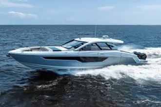 Thumbnail von Cruisers Yachts 50 GLS OB