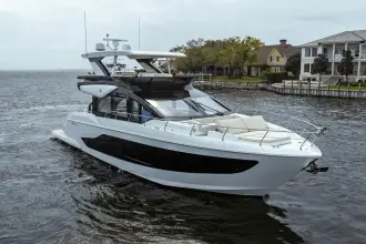 Thumbnail von Cruisers Yachts 57 FLY