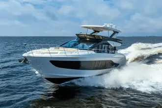 Thumbnail von Cruisers Yachts 57 FLY