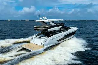 Thumbnail von Cruisers Yachts 57 FLY