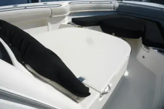 Thumbnail von Boston Whaler 380 Outrage