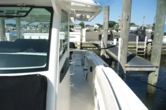 Thumbnail von Boston Whaler 380 Outrage