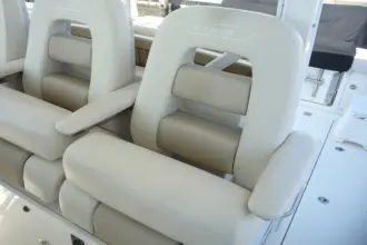 Thumbnail von Boston Whaler 380 Outrage