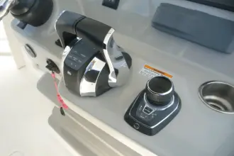 Thumbnail von Boston Whaler 380 Outrage