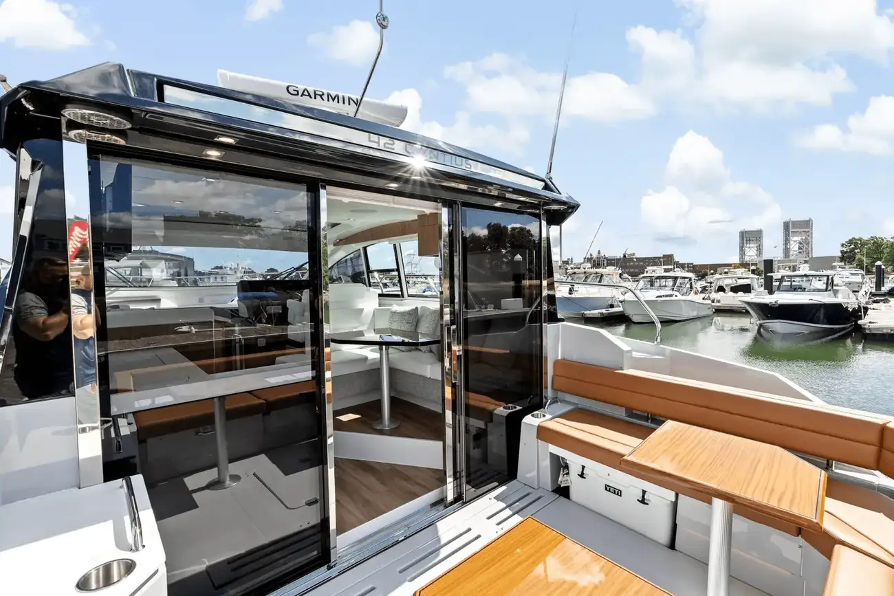 Thumbnail von Cruisers Yachts 42 Cantius