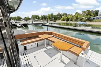 Thumbnail von Cruisers Yachts 42 Cantius