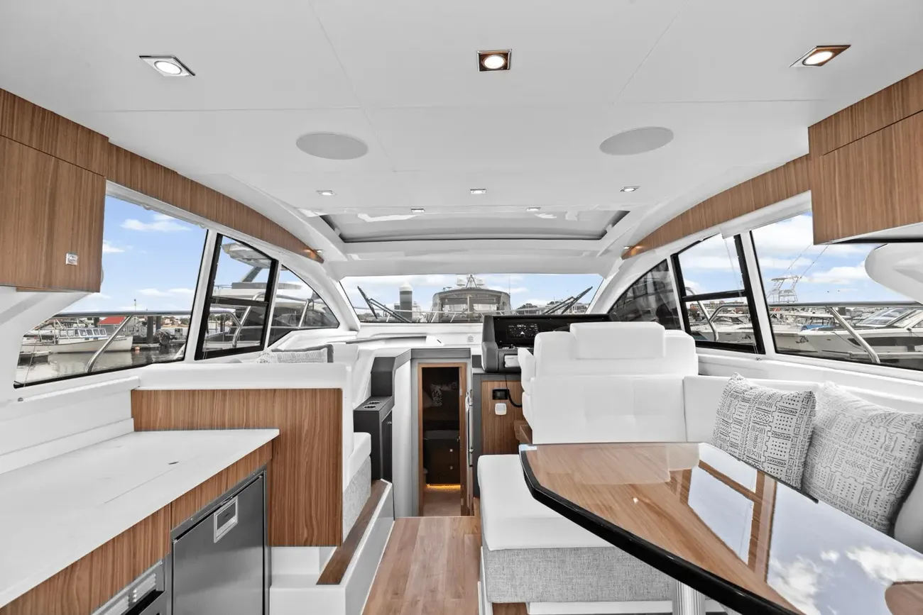 Thumbnail von Cruisers Yachts 42 Cantius