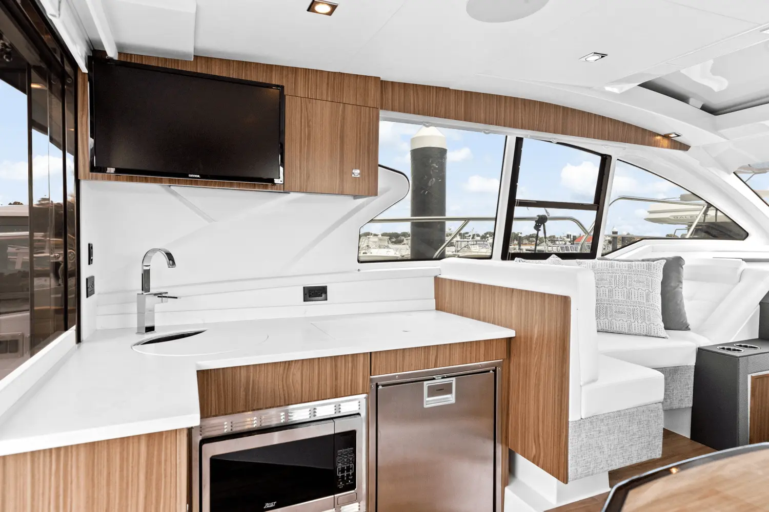 Thumbnail von Cruisers Yachts 42 Cantius